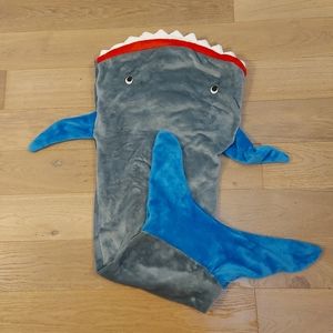 Kids shark blanket